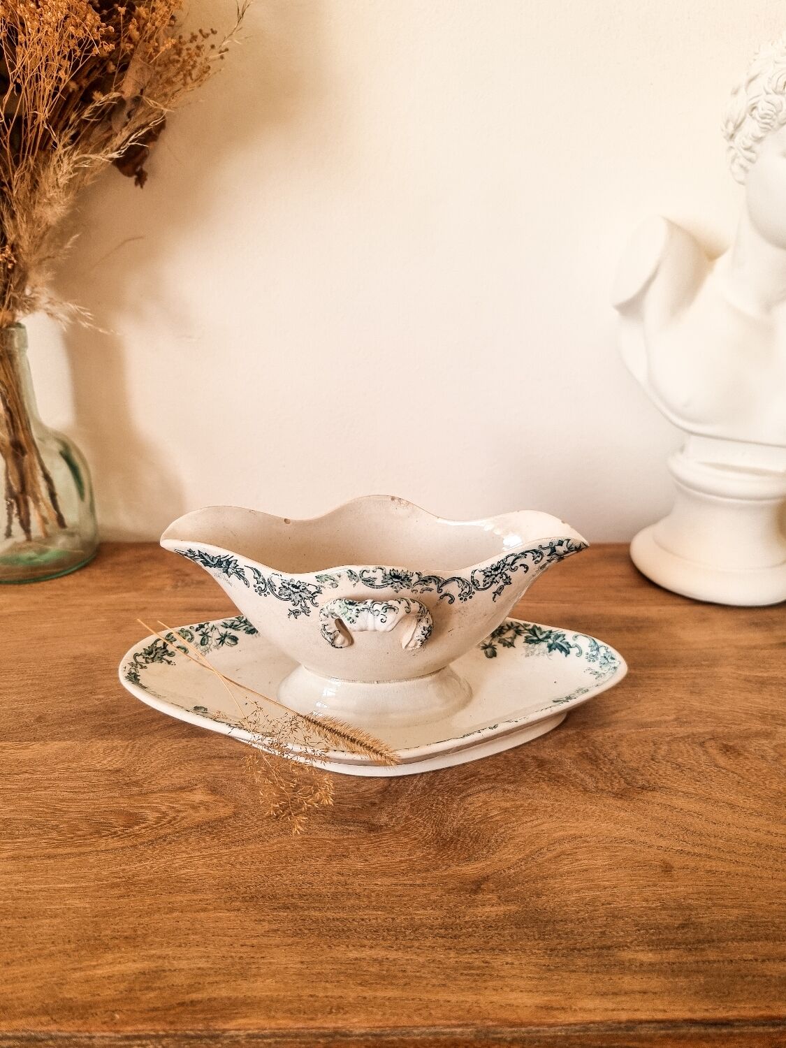 Late 18th century St Amand gravy boat in iron earth