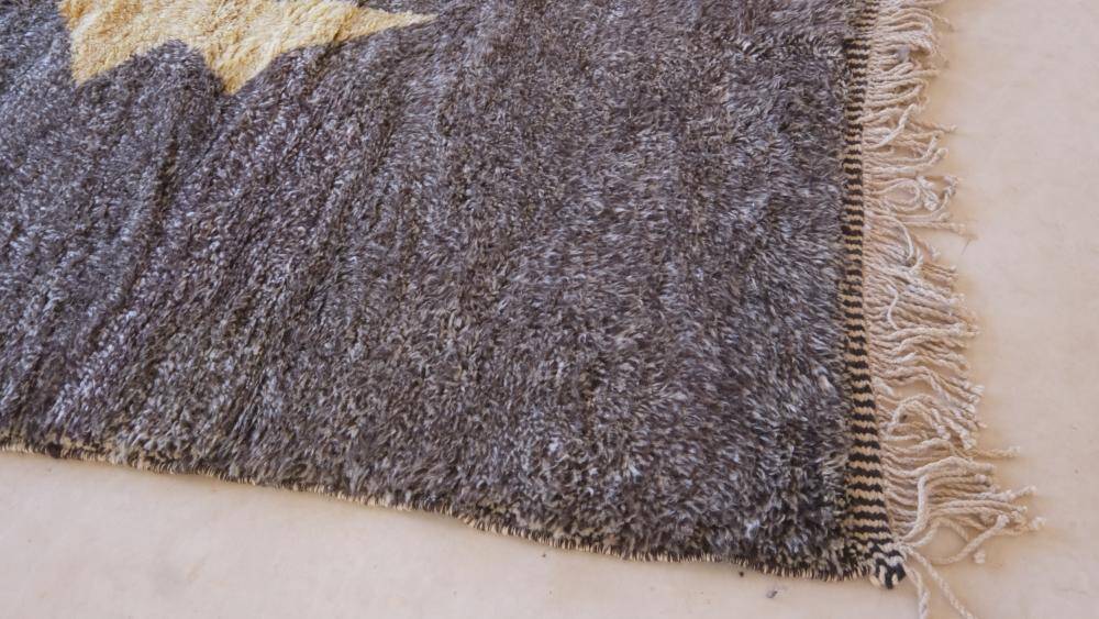 Contemporary Beni M'Rirt Rug - 291 x 206 cm