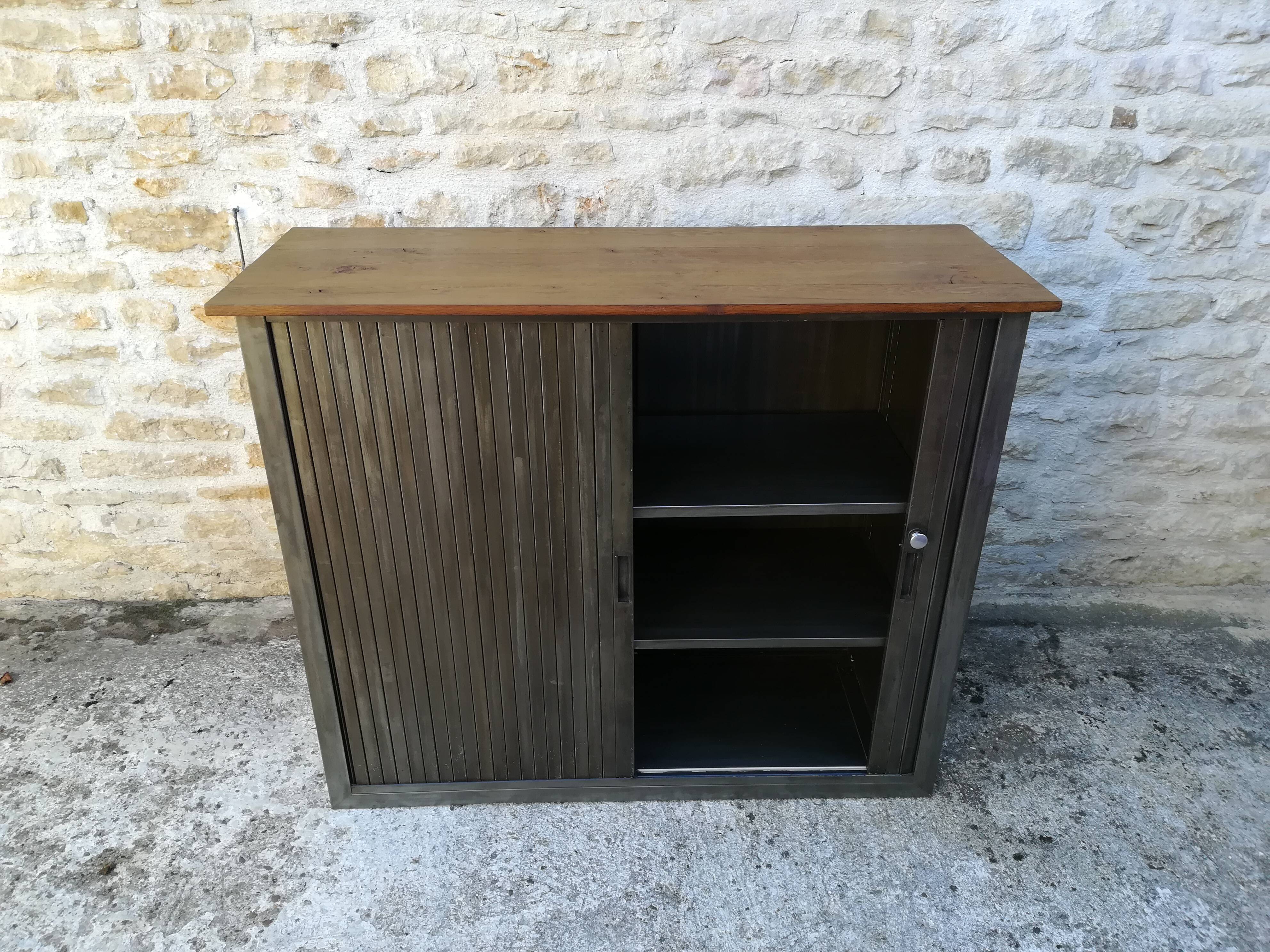 Meuble à rideaux métallique industriel années 60-70