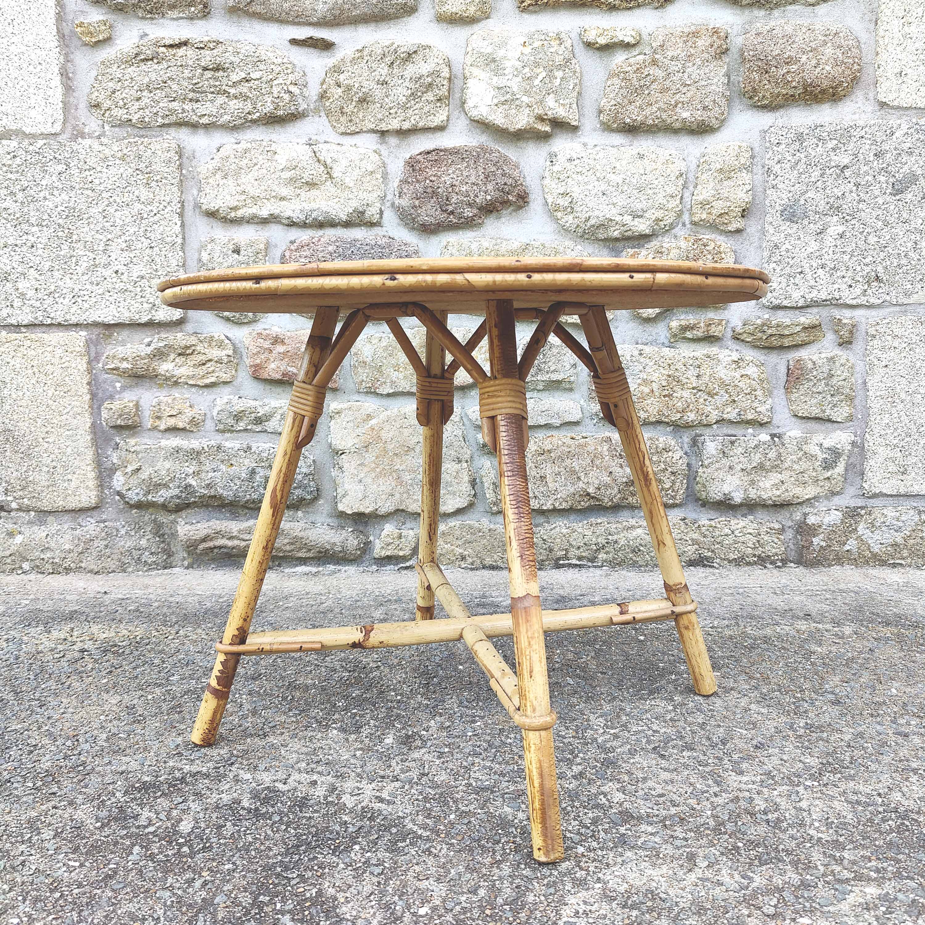 Round coffee table vintage rattan and vinyl braided straw way