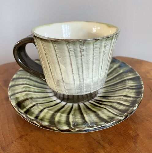 Tasse en céramique verte et blanche avec soucoupe, japonaise faite à la main