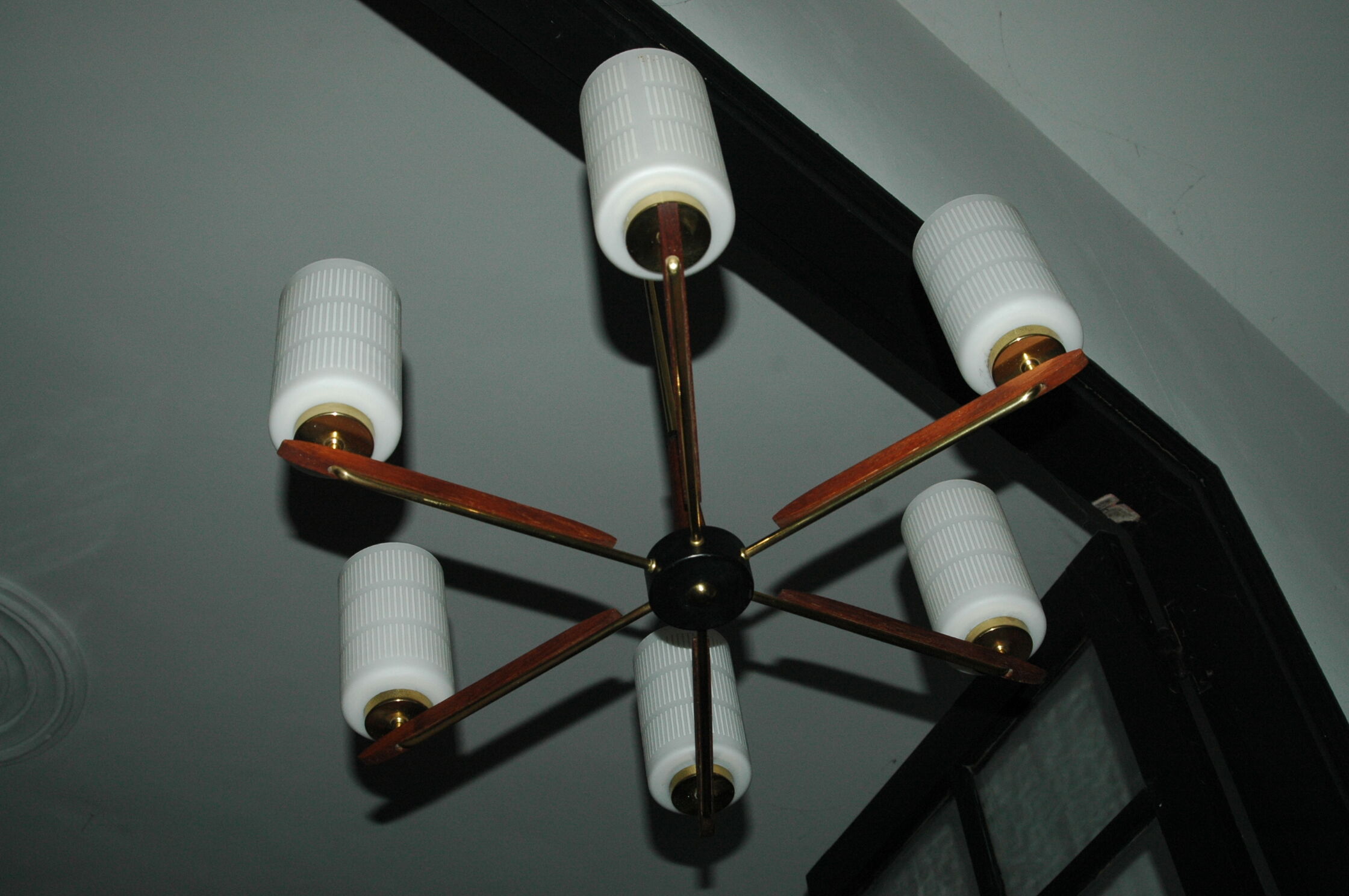 Lustre scandinave teck et laiton design 60's swedish teak and brass chandelier