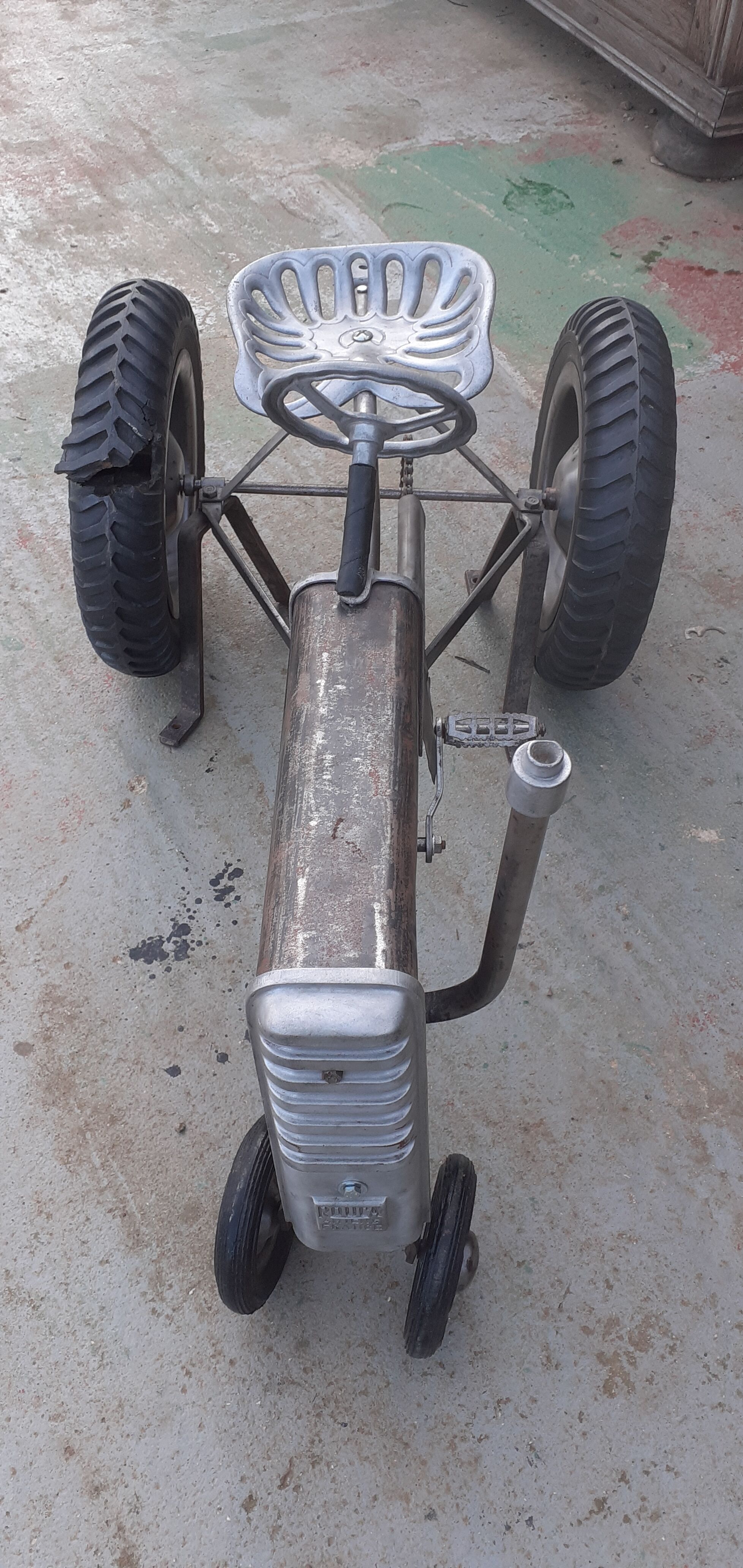 Metal tractor Rouca 60s