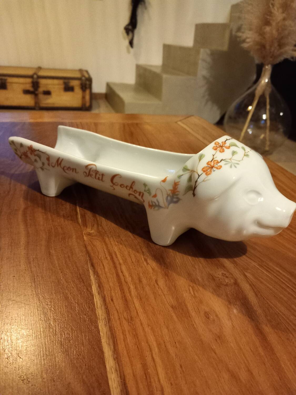 Porcelain pig's head serving dish for sausage