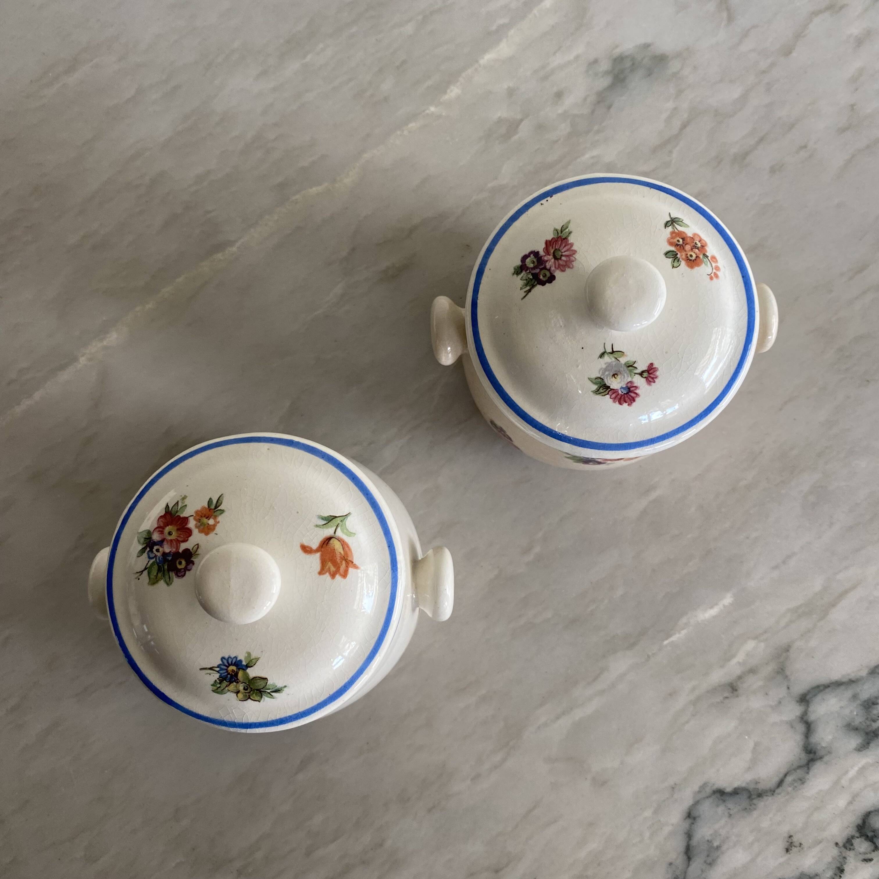 Cream pot x2