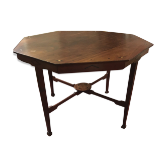 Octagonal marqued wood table