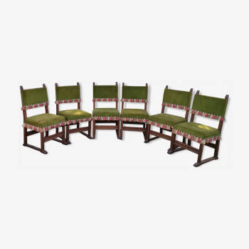 Set of chairs