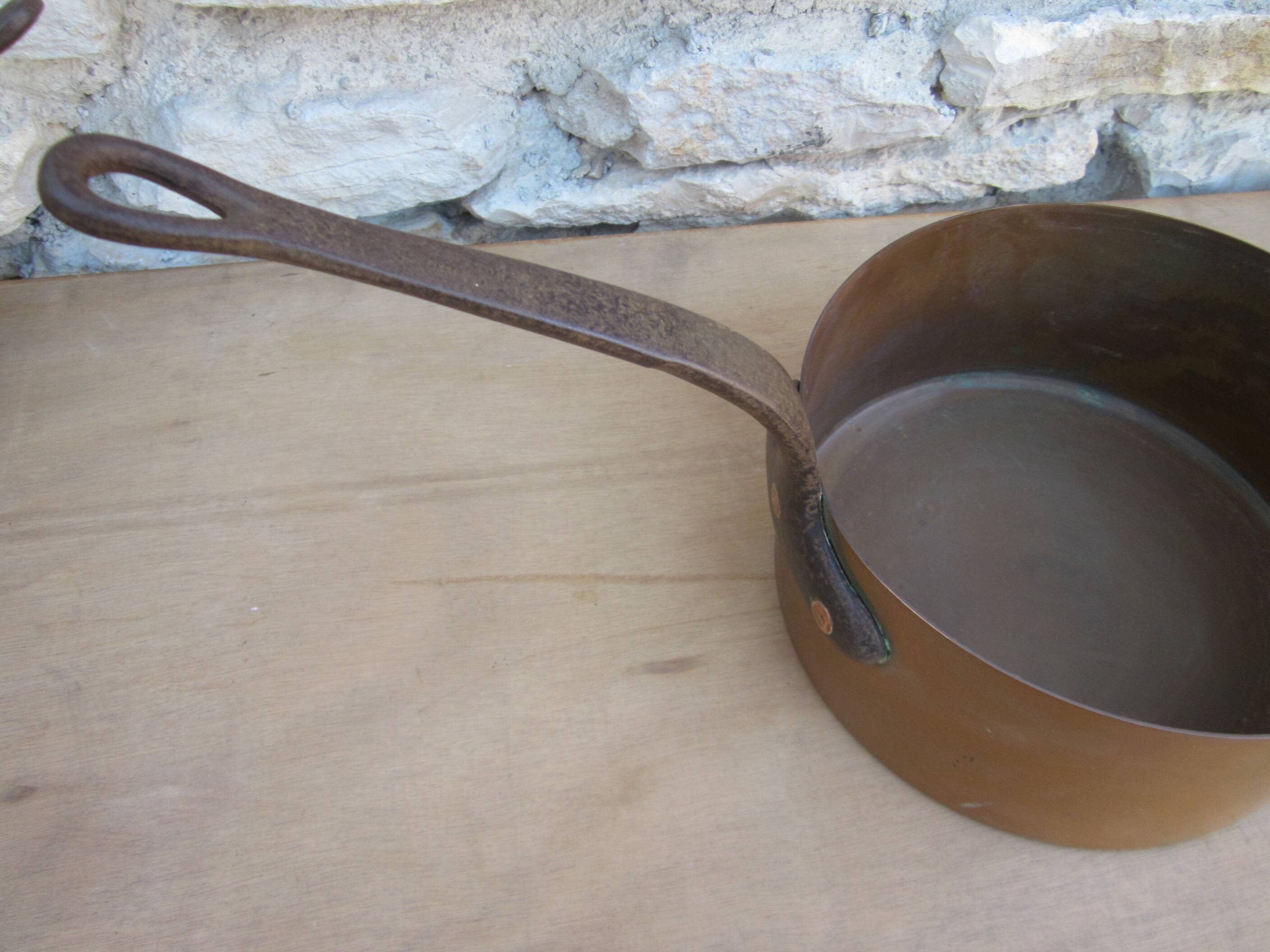 Set of 5 copper saucepans