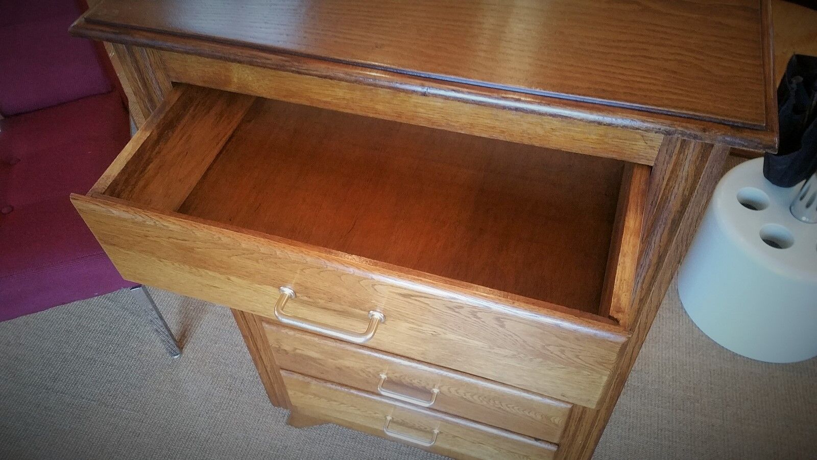 Dresser with feet compass