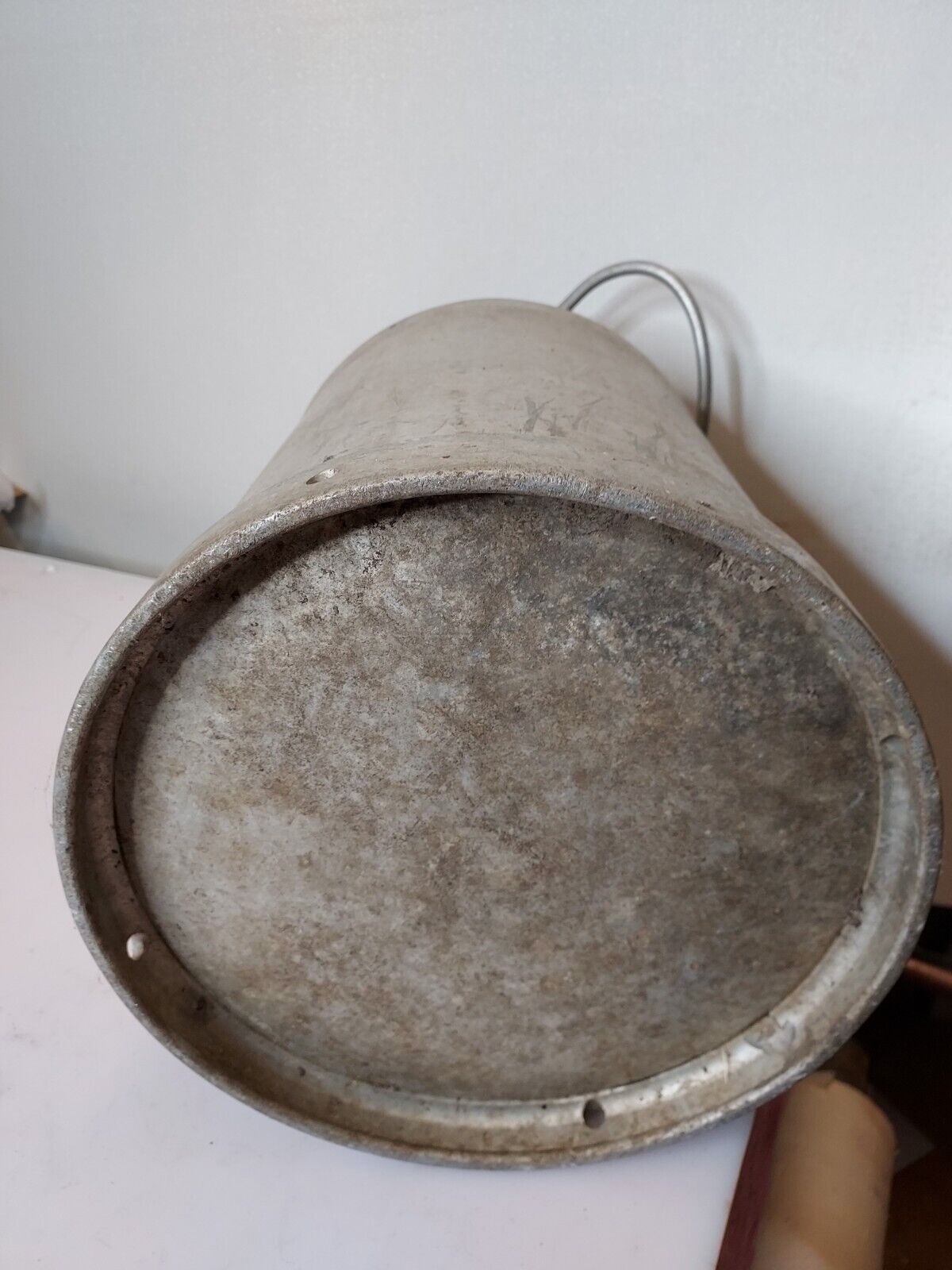 Former milk jug Hugonnet Dijon aluminum