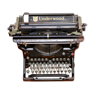 Underwood typewriter early twentieth century