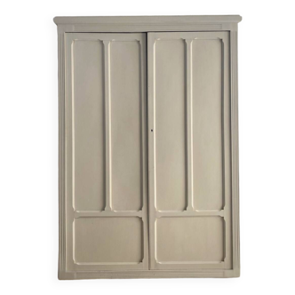 Armoire parisienne