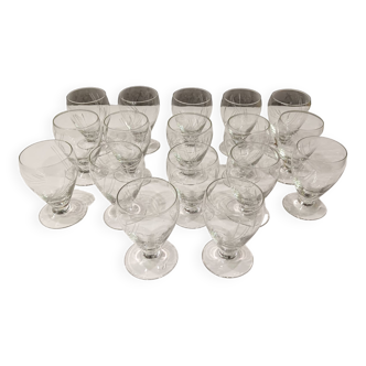 17 small crystal liquor glasses, chiseled pattern - Perfect condition.