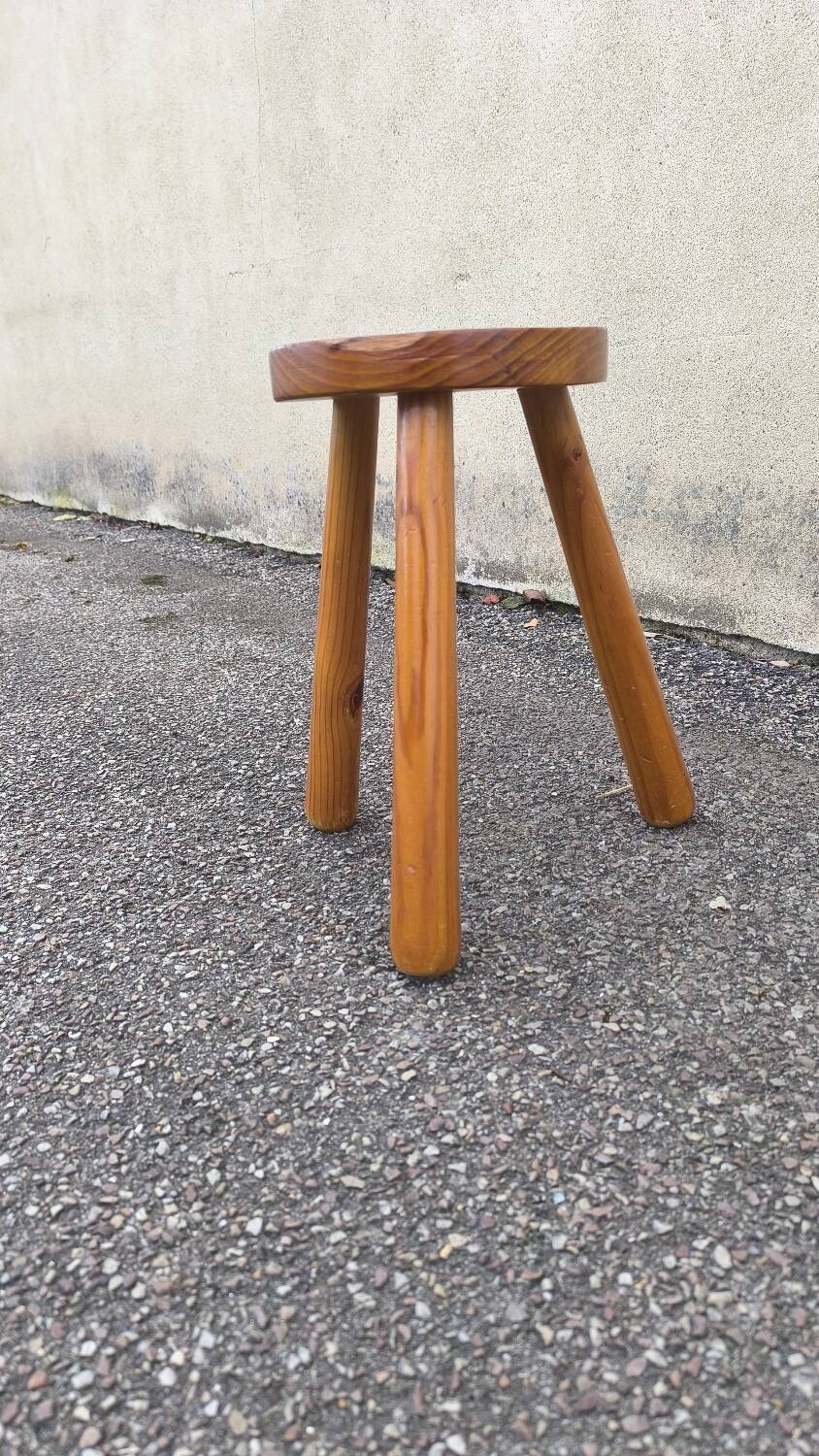 Tabouret tripode