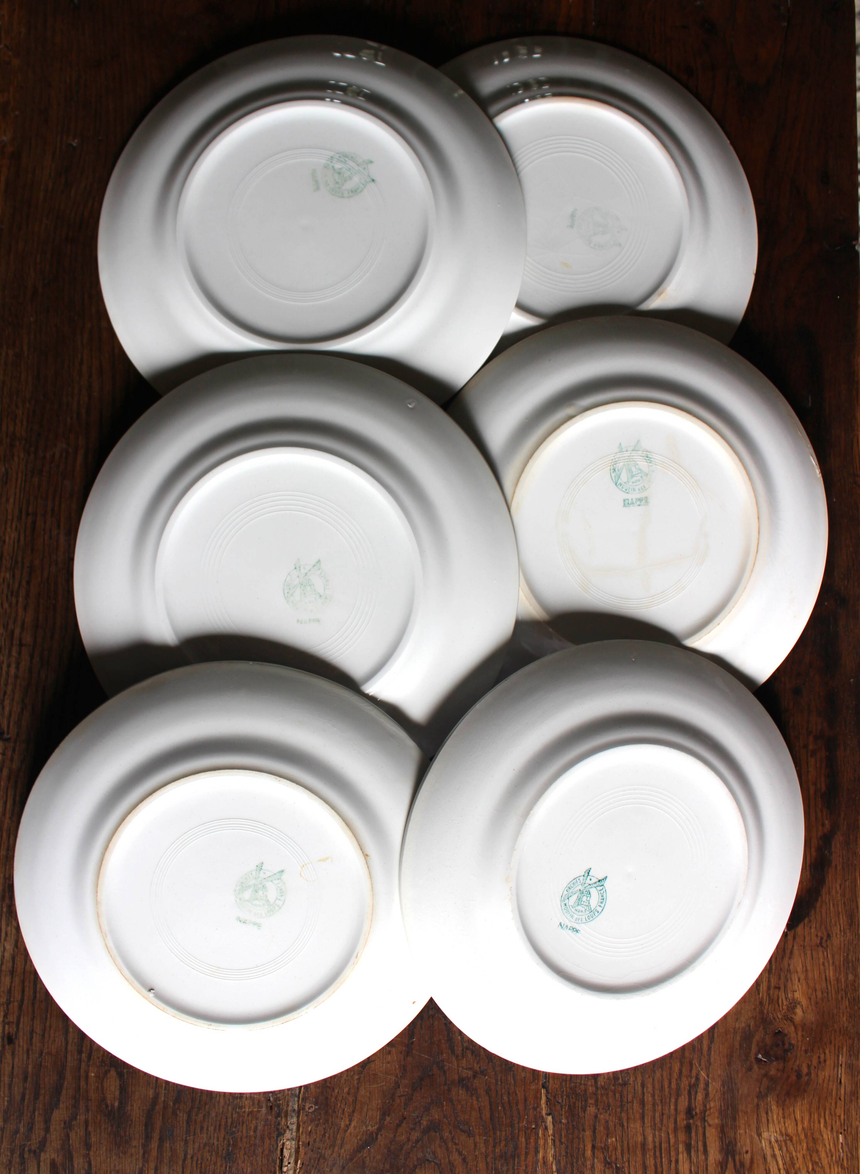 A set of 6 flat plates Nappe Rose Moulin des Loups