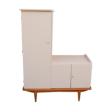 Asymmetrical cabinet