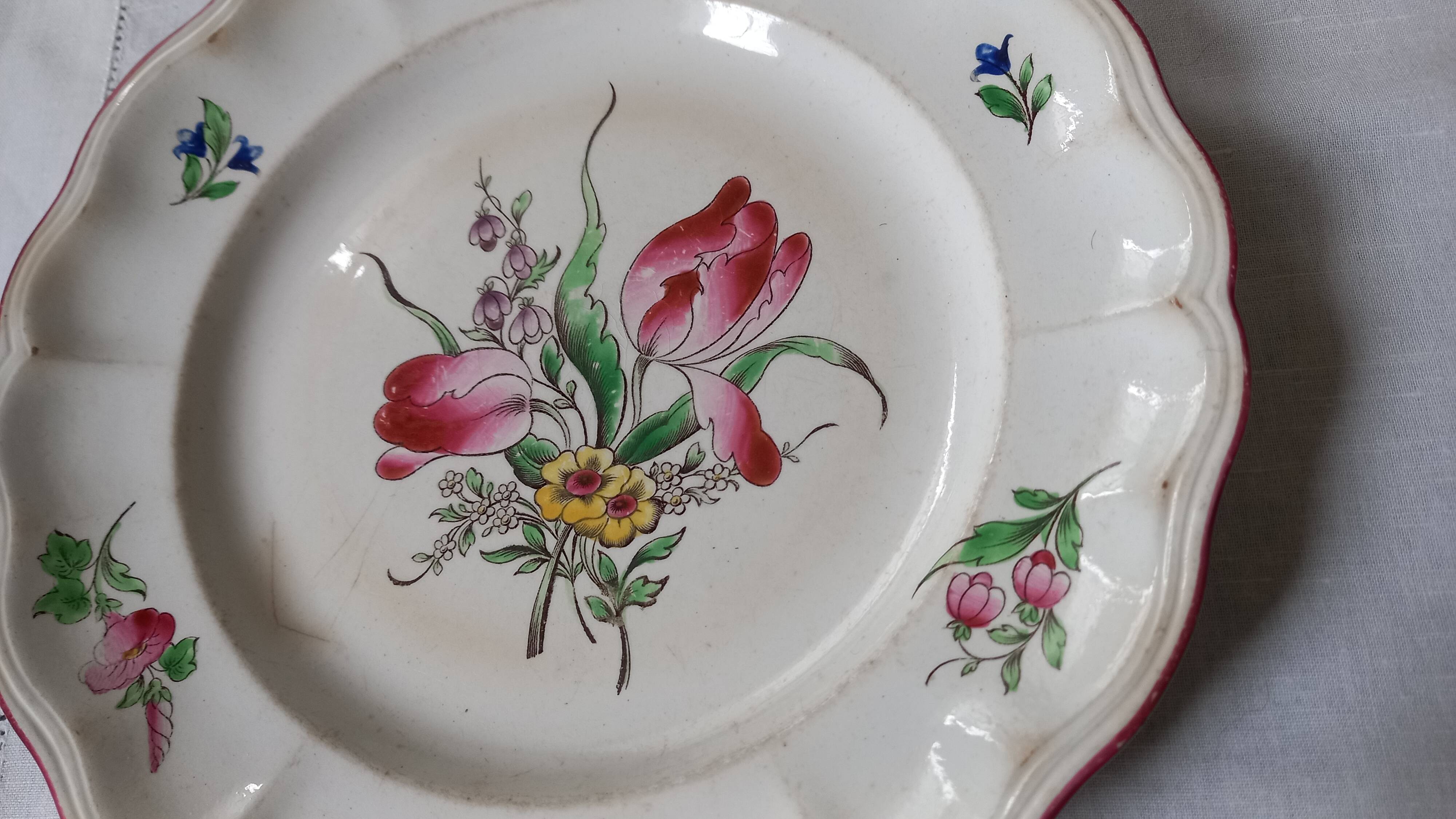 Flat plate from Lunéville with Keller and Guerin KG coat of arms