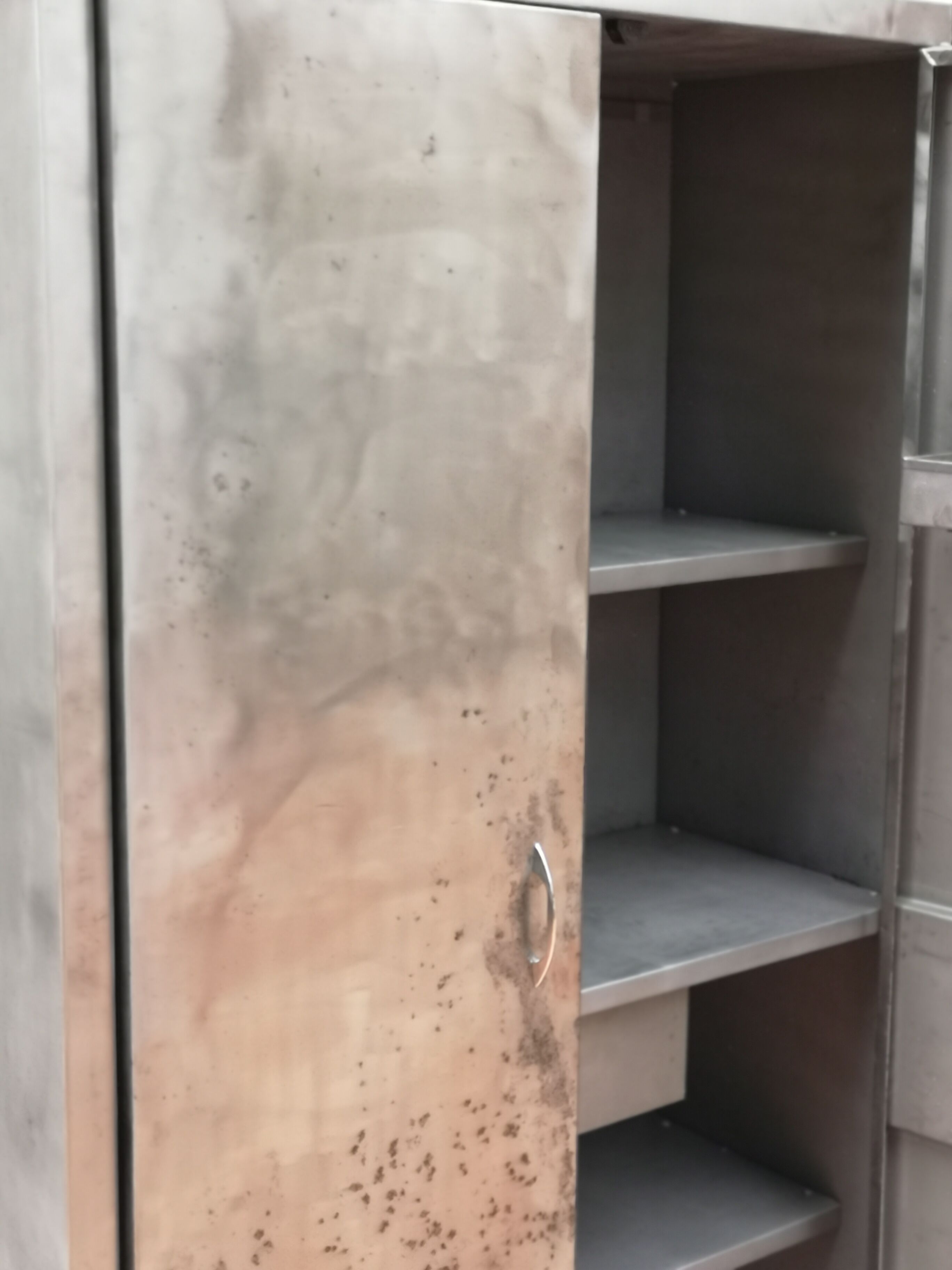 Kitchen cabinet in industrial metal style 50/70