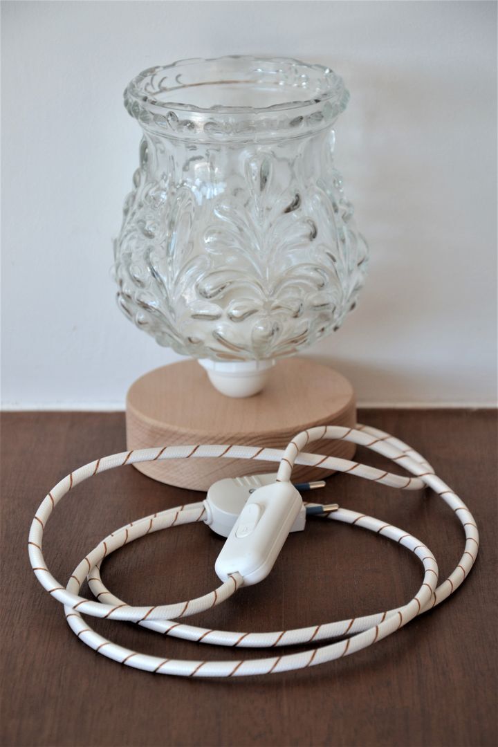 Table lamp glass globe floral motifs