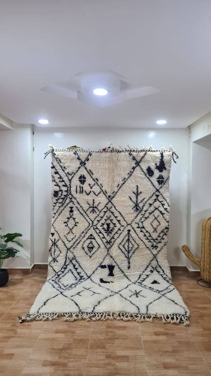 Authentic Moroccan Beni Ouarain Rug with Traditional Berber Symbols – Woven Wool Rug