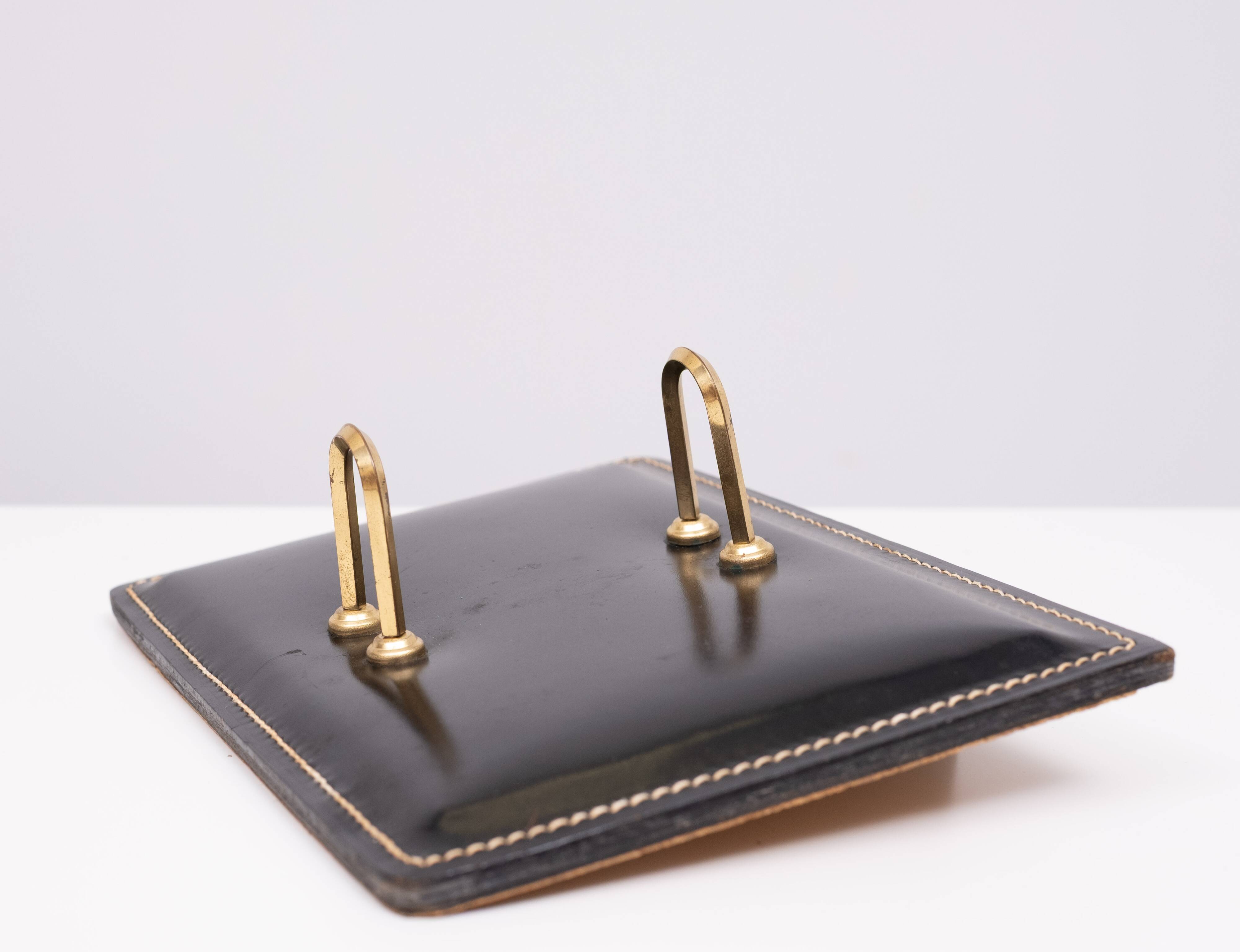 Grand ensemble de bureau exclusif en cuir cousu, années 1960, France