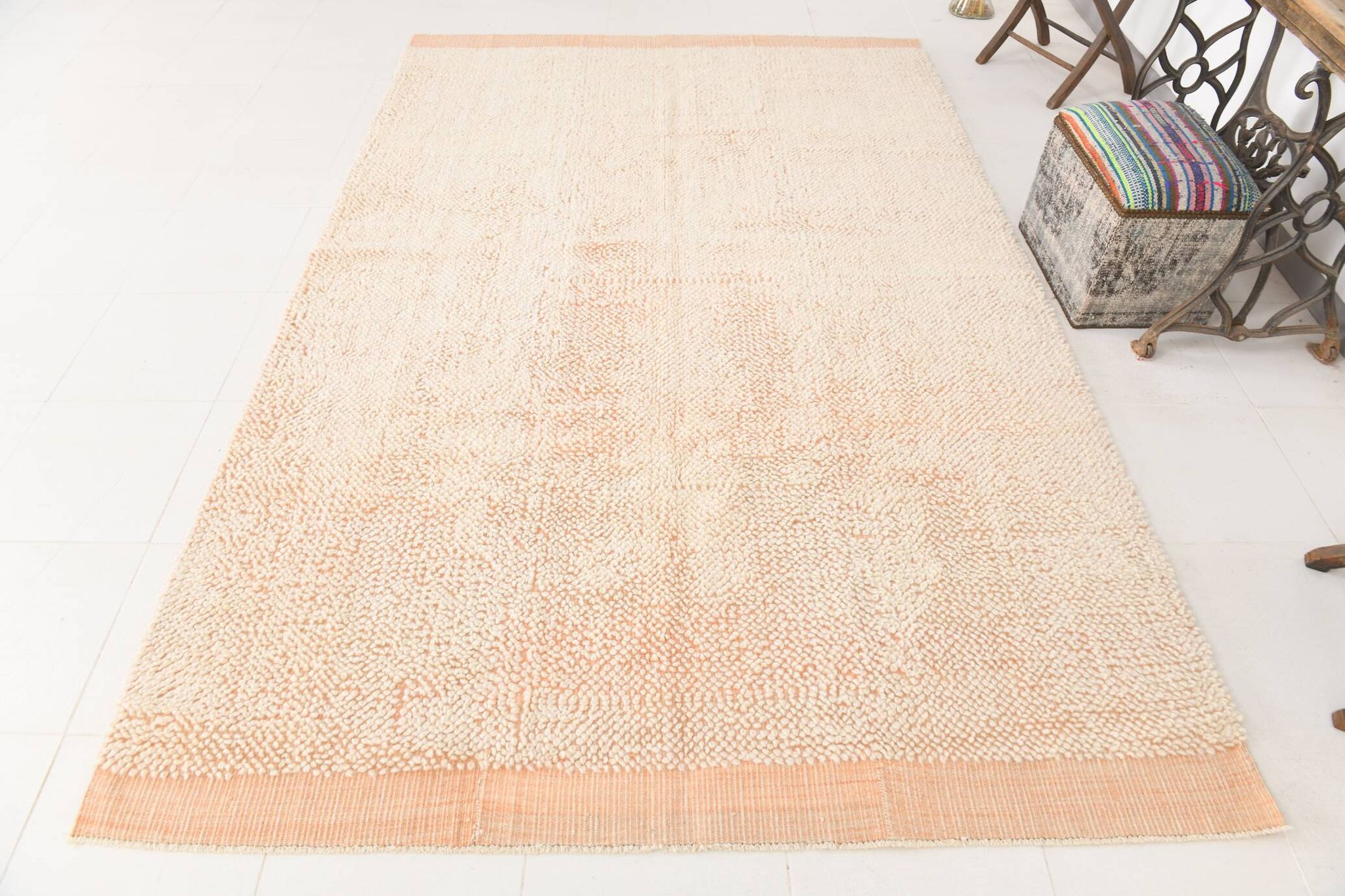 6x10 Pale Salmon Beige Handmade Contemporary Vintage Rug
