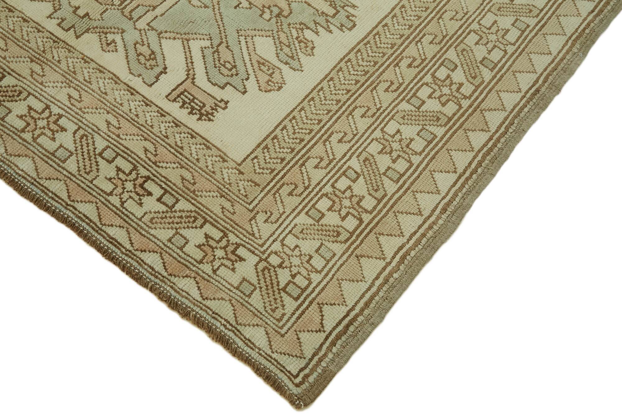 Turkish Vintage Anatolian Rug 135 cm x 188 cm