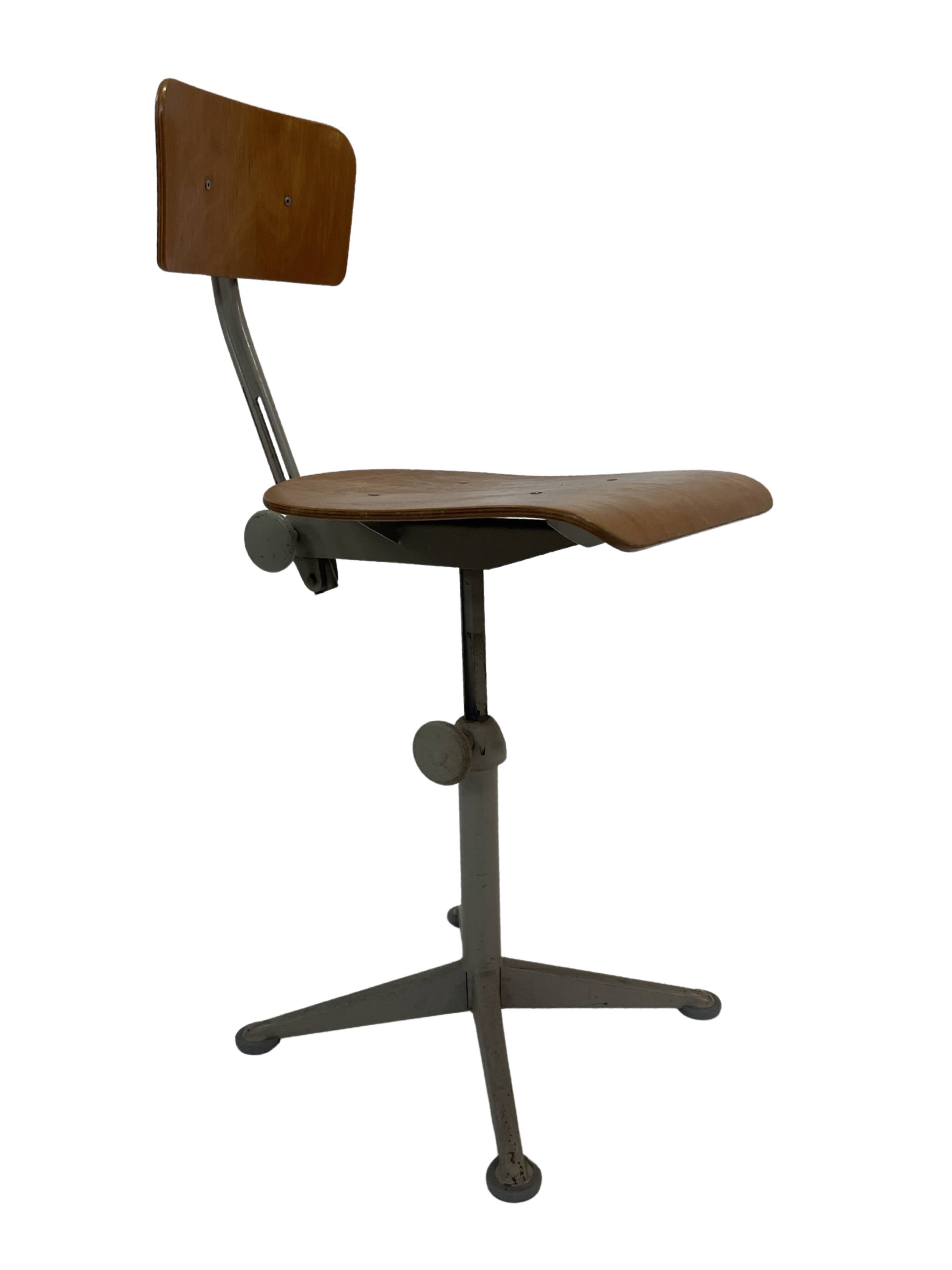 Friso Kramer work chair from Ahrend de Cirkel dutch design