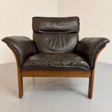 Vintage 70s Dreipunkt Scala design armchair in black leather and teak.