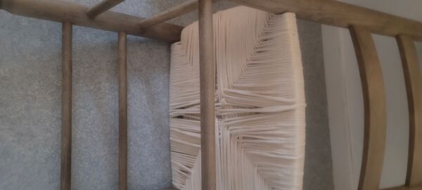 Chaise campagnarde assise en corde