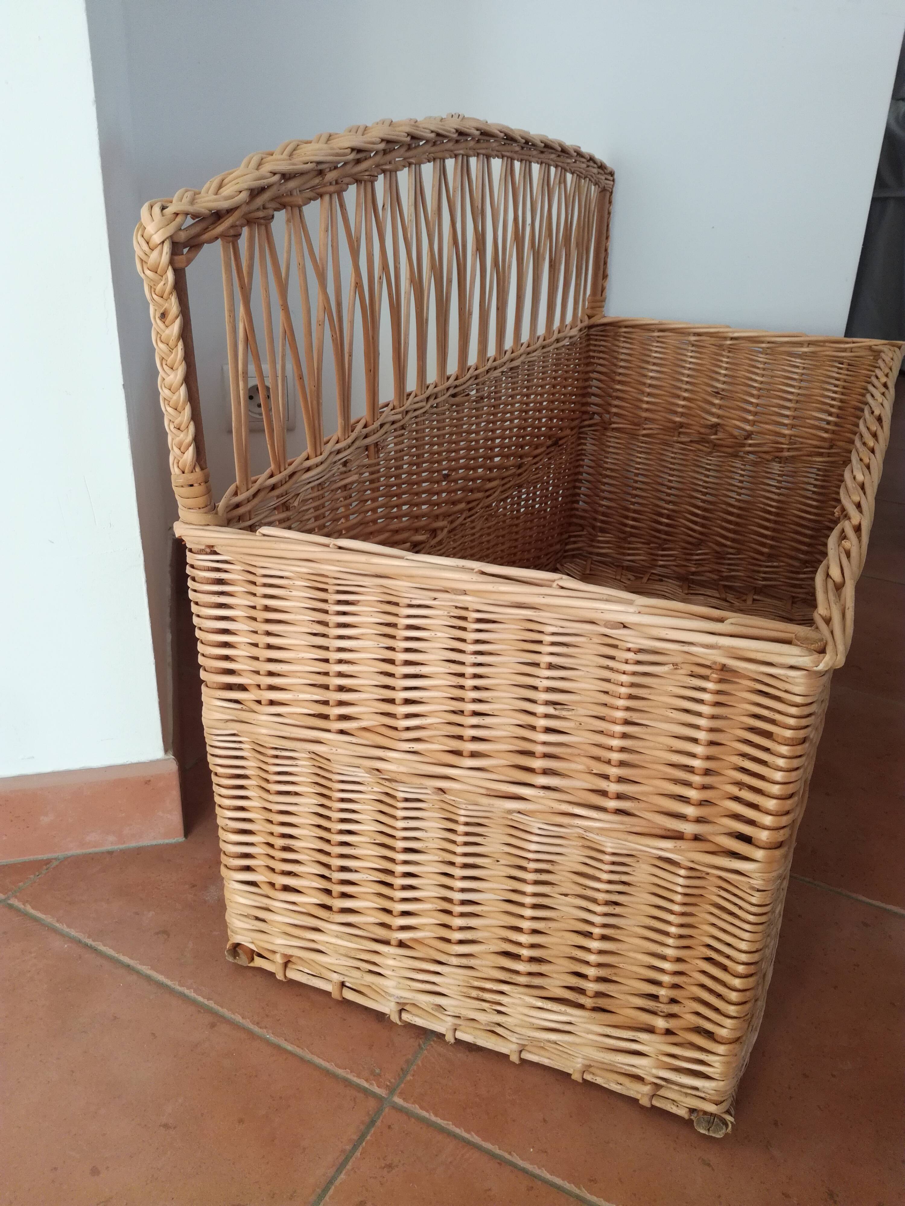 Rattan toy box