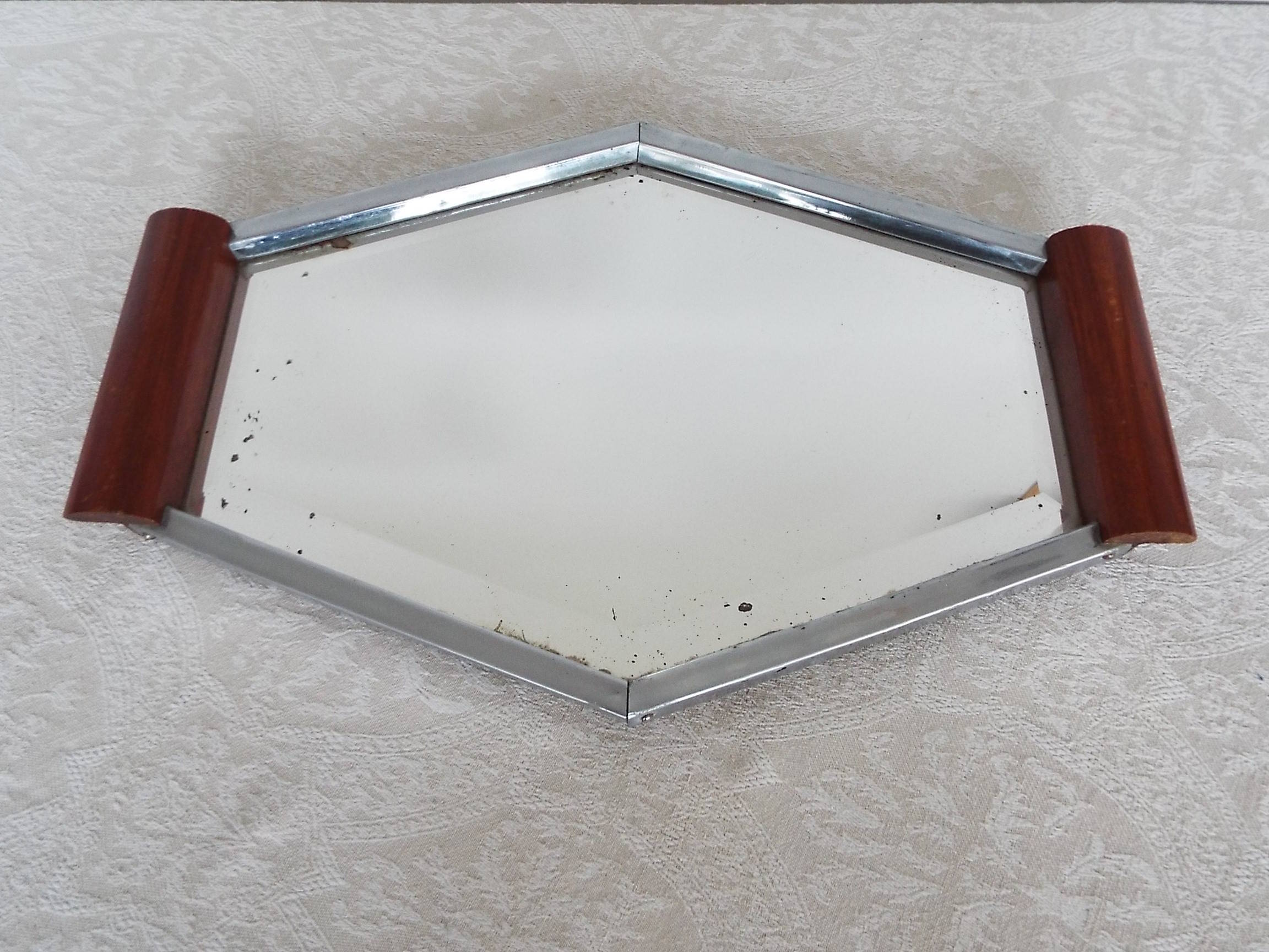 Hexagonal mirror tray