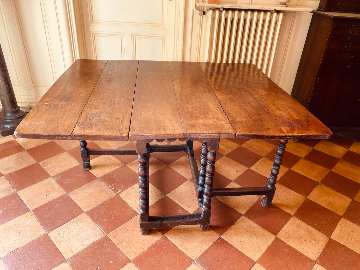 Louis XIII period table