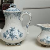 Ensemble cafetière et pot à lait St Amand et Hamage Nord modèle Régence