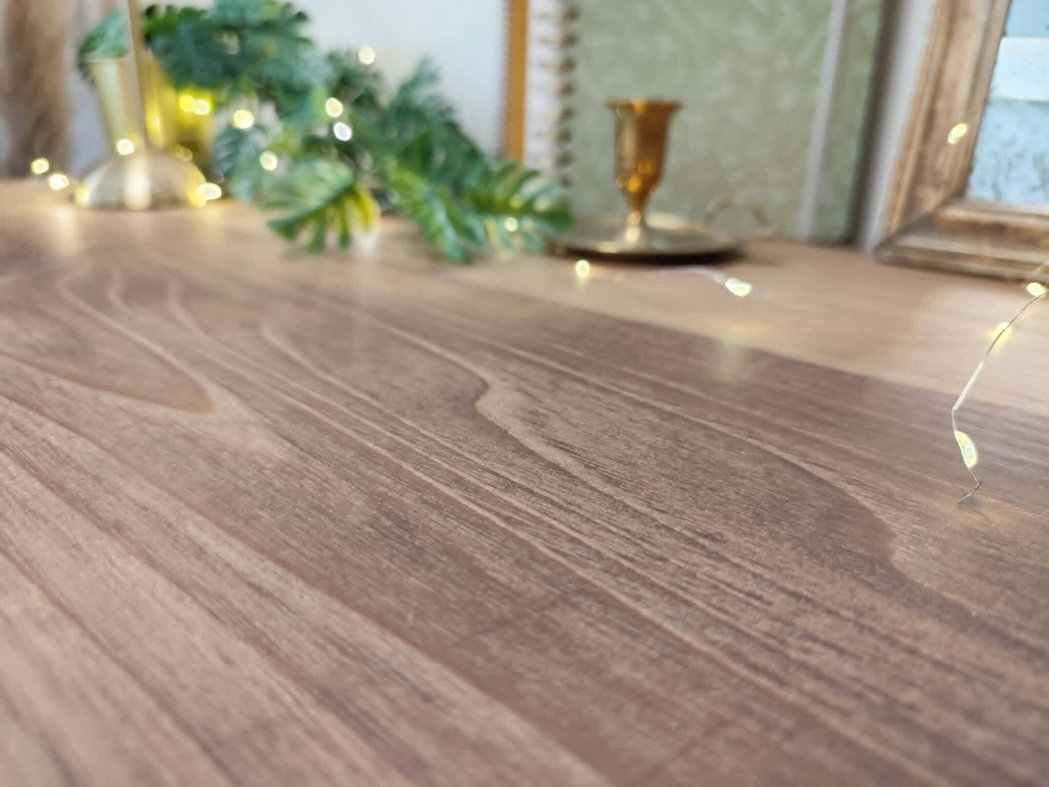 Square farmhouse table in solid oak.