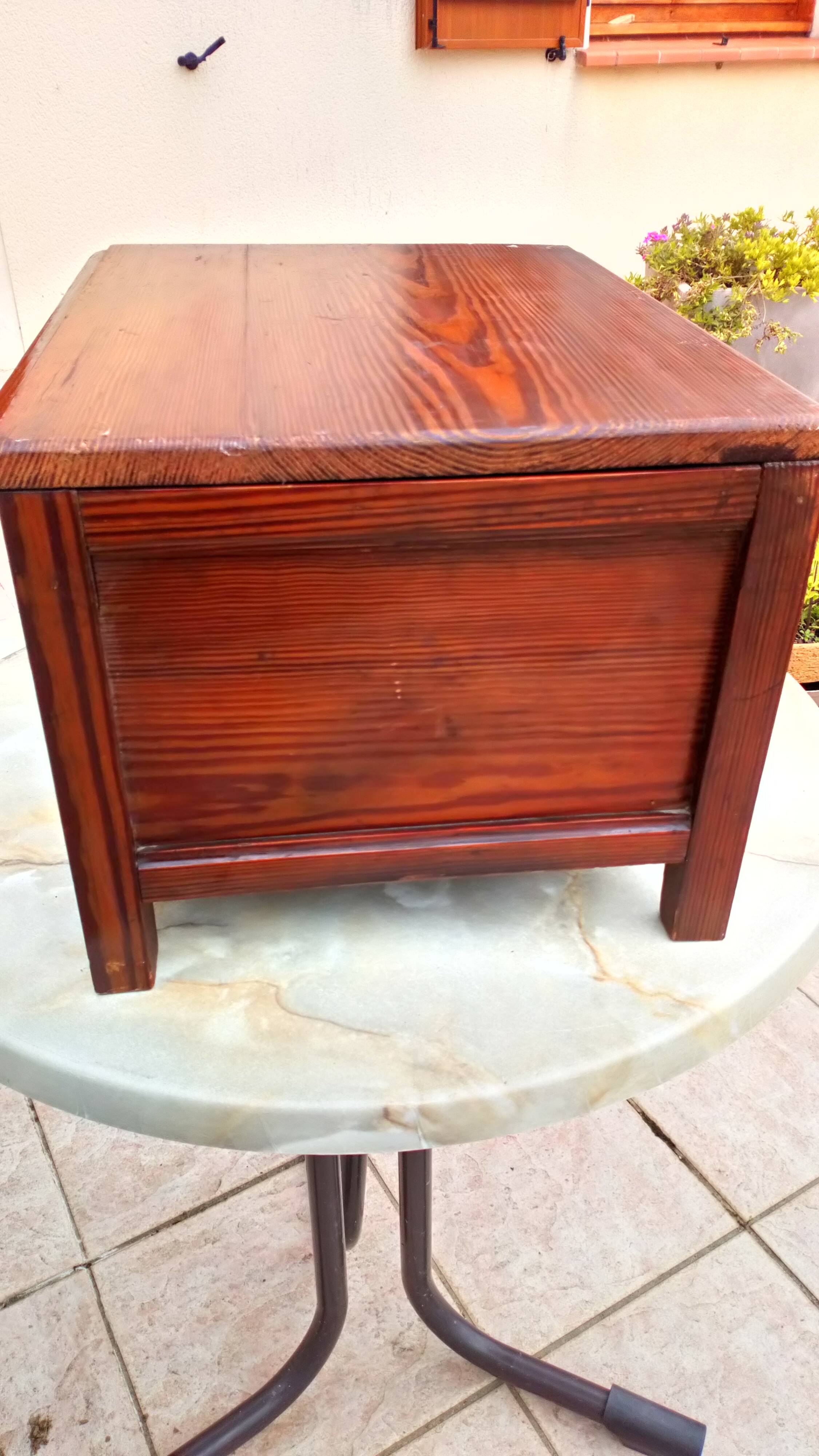 Small low cabinet for sewing from the 1930s.