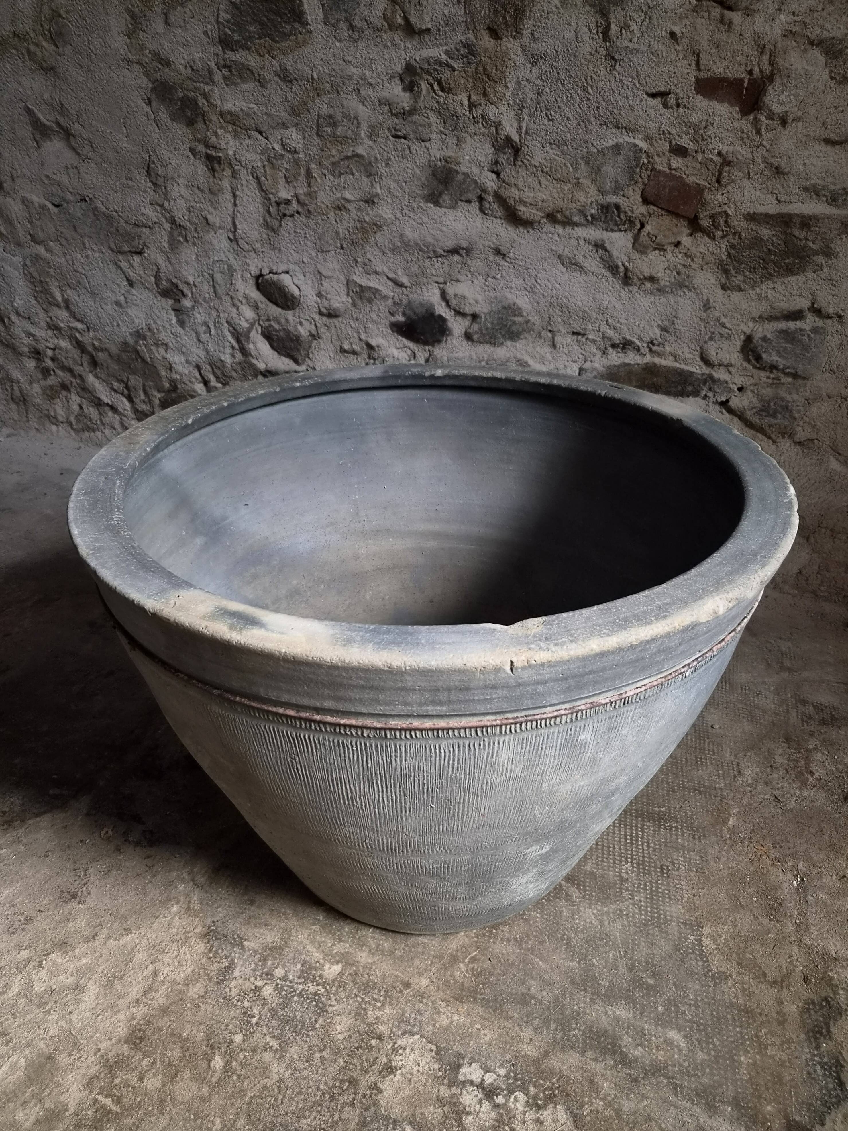 Antique terracotta planter – 19th-century laundry tub XXL