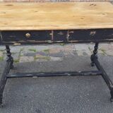Black and wood table desk