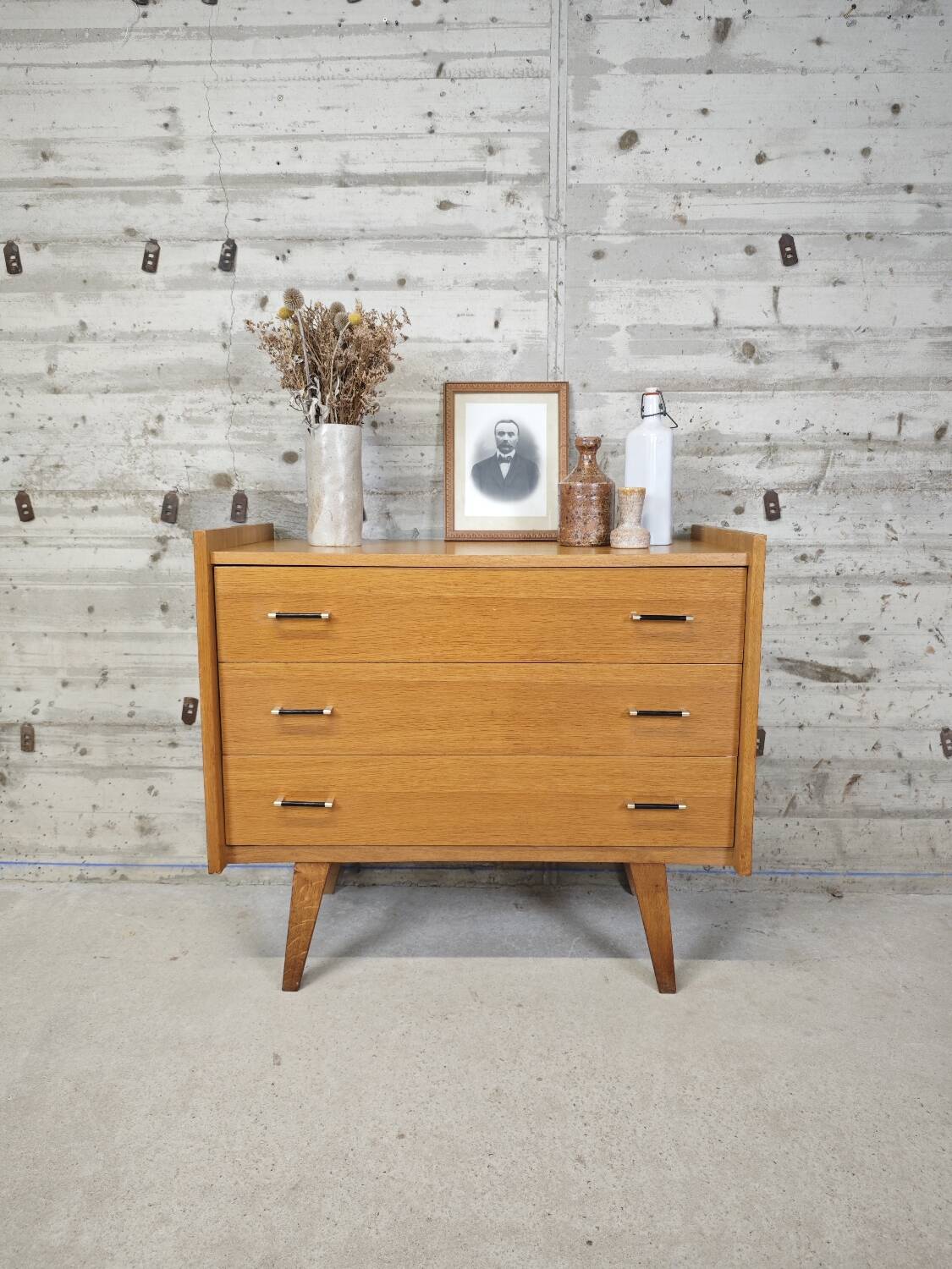Vintage chest of drawers in light wood