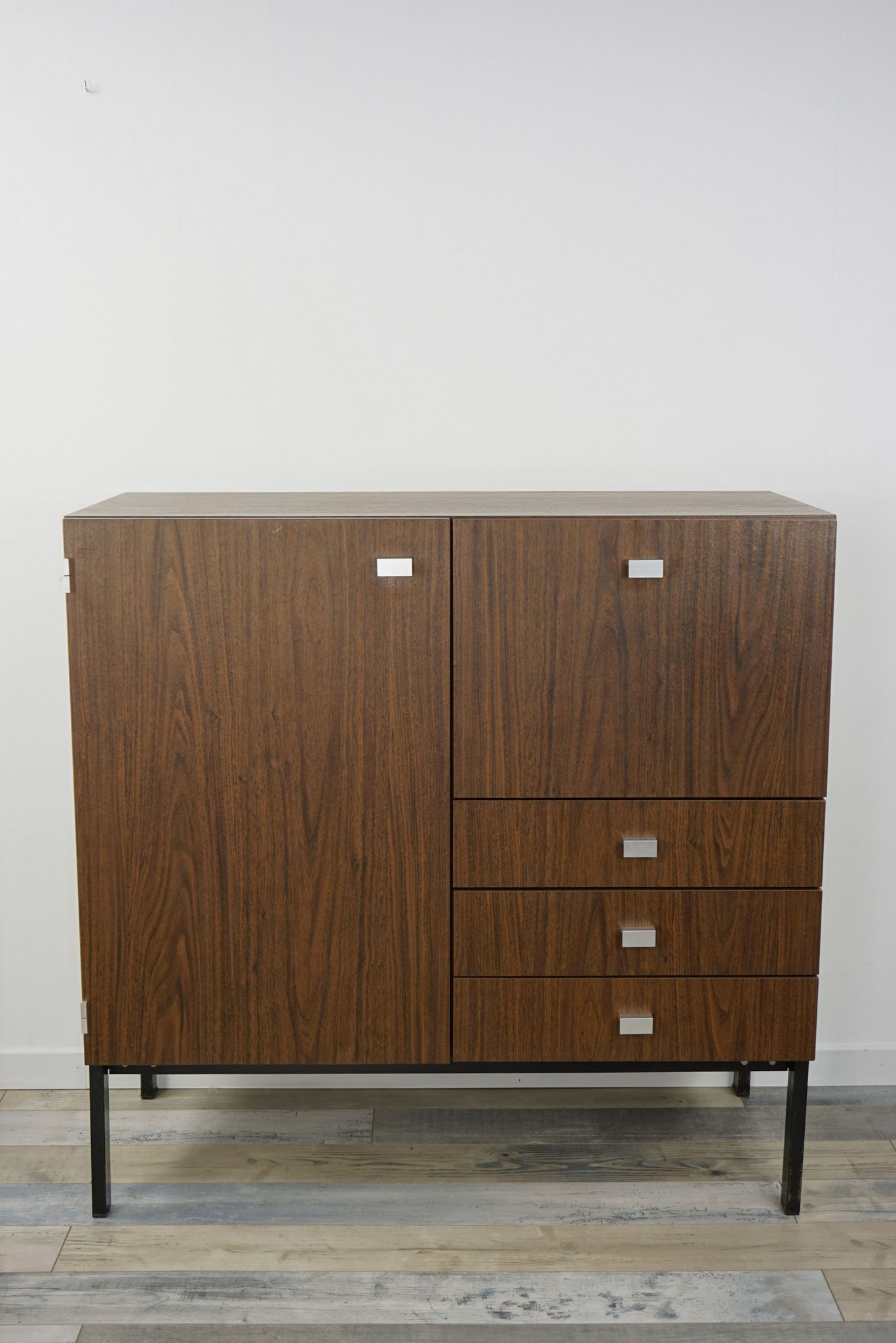 Furniture design by Pierre Guariche for Meurop model 1073, 60/70