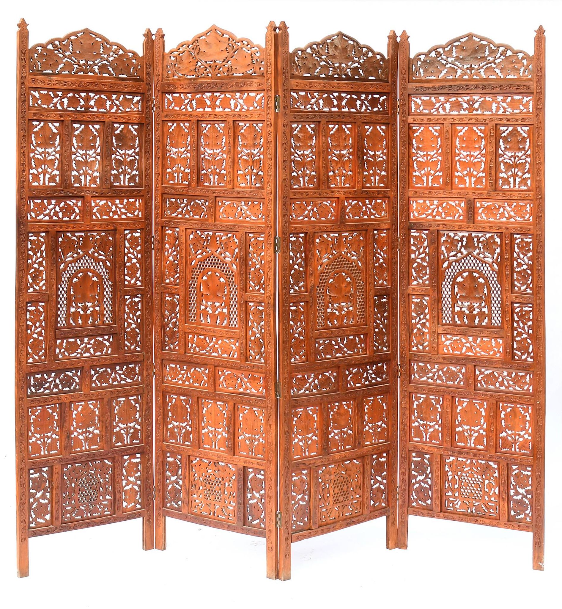 Indian screen with 4 leaves in teak wood with rich openwork decoration of grape leaves