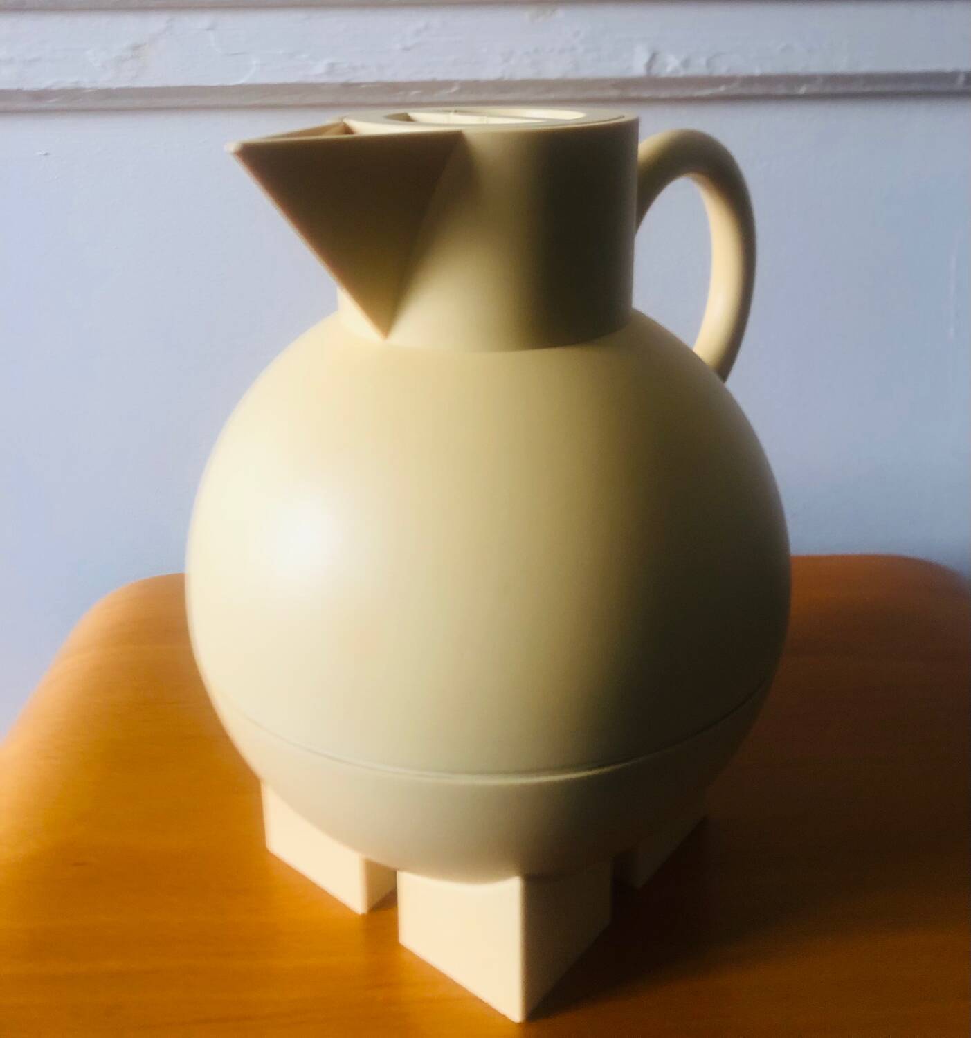 Carafe Euclid par Michael Graves pour Alessi