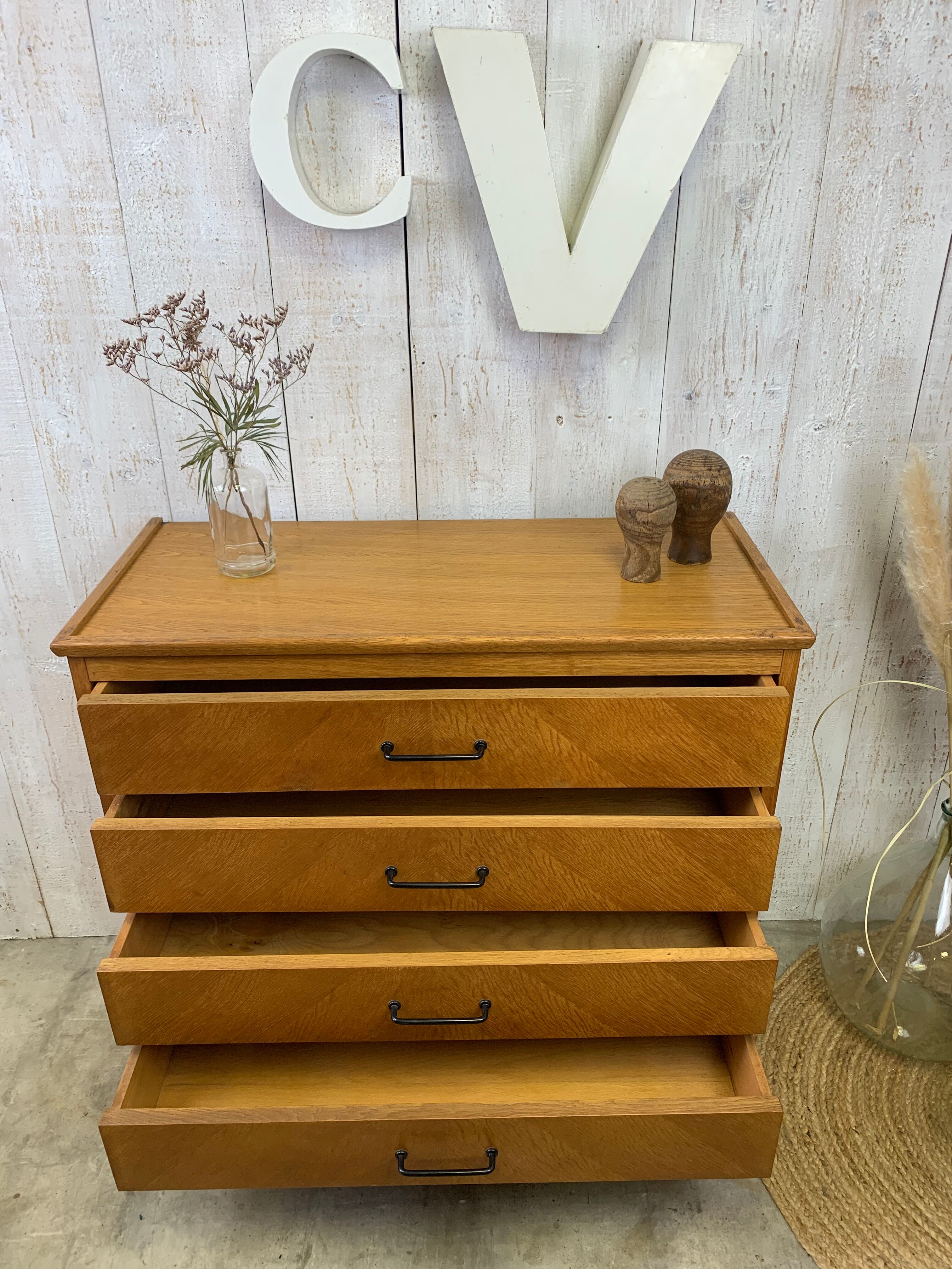 Vintage chest of drawers