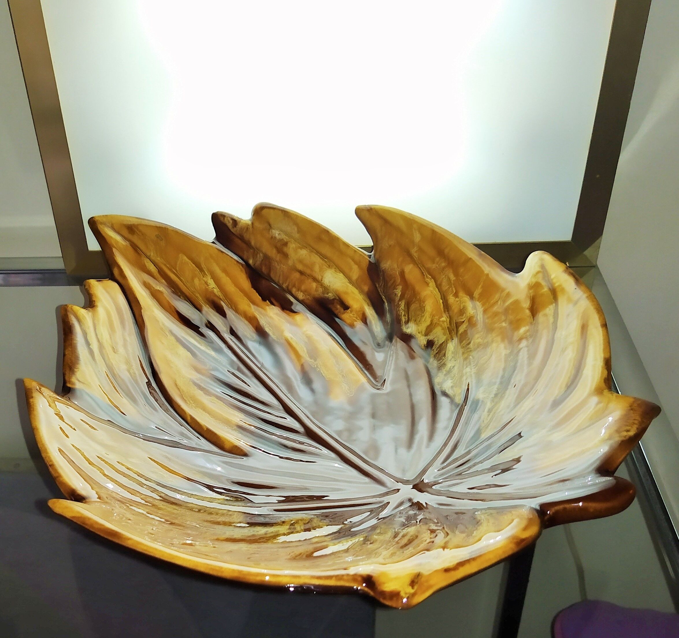 Vallauris 'Leaf of Charm' fruit cup