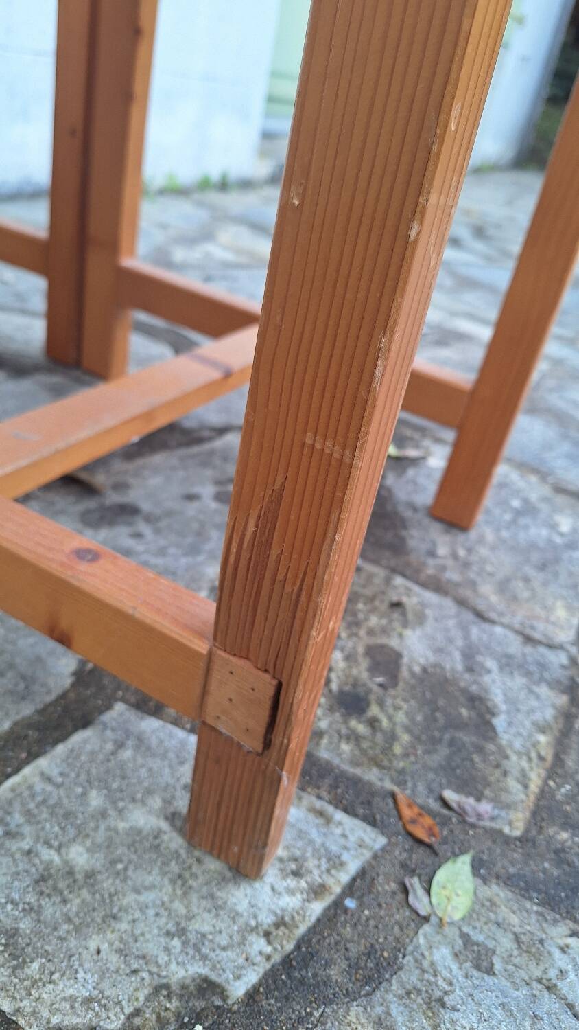 Set of 8 pine chairs