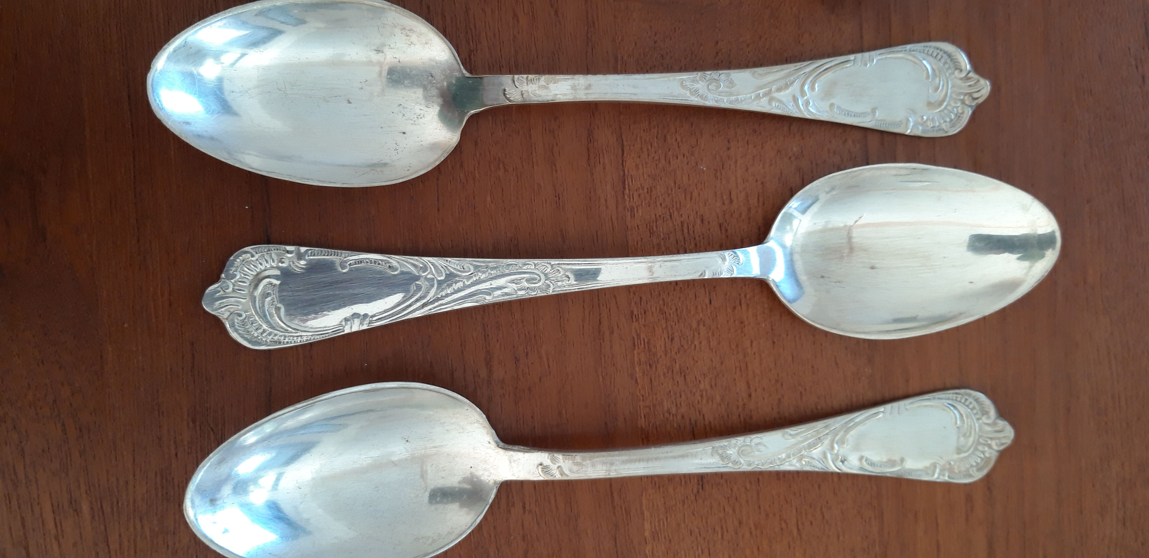 Set of silvered metal cutlery 1/1000th
