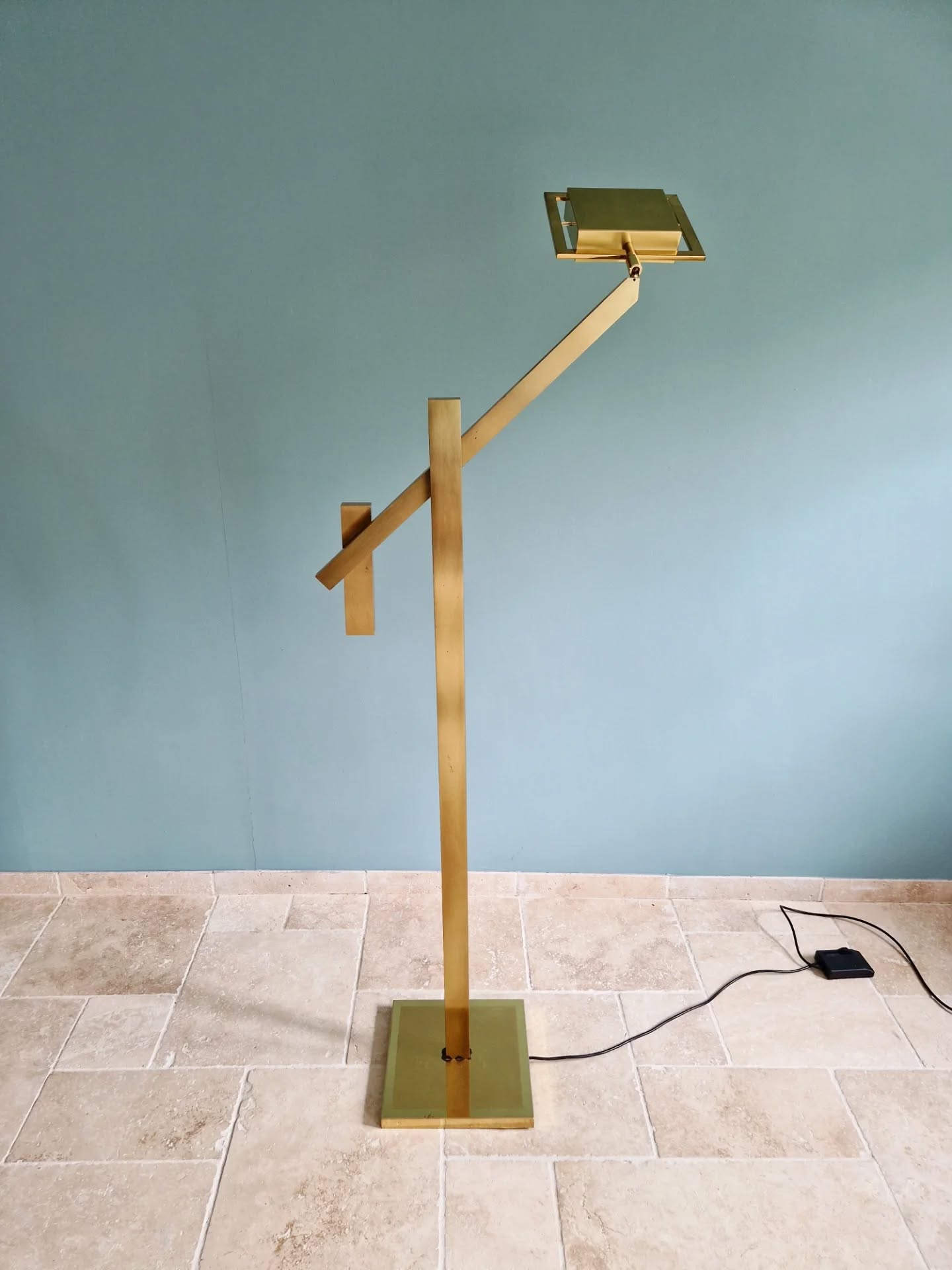 Brass articulated chandelier with counterweight, Hollywood Regency style, 1970-80.