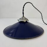 Suspension industrielle ancienne emaillee bleue