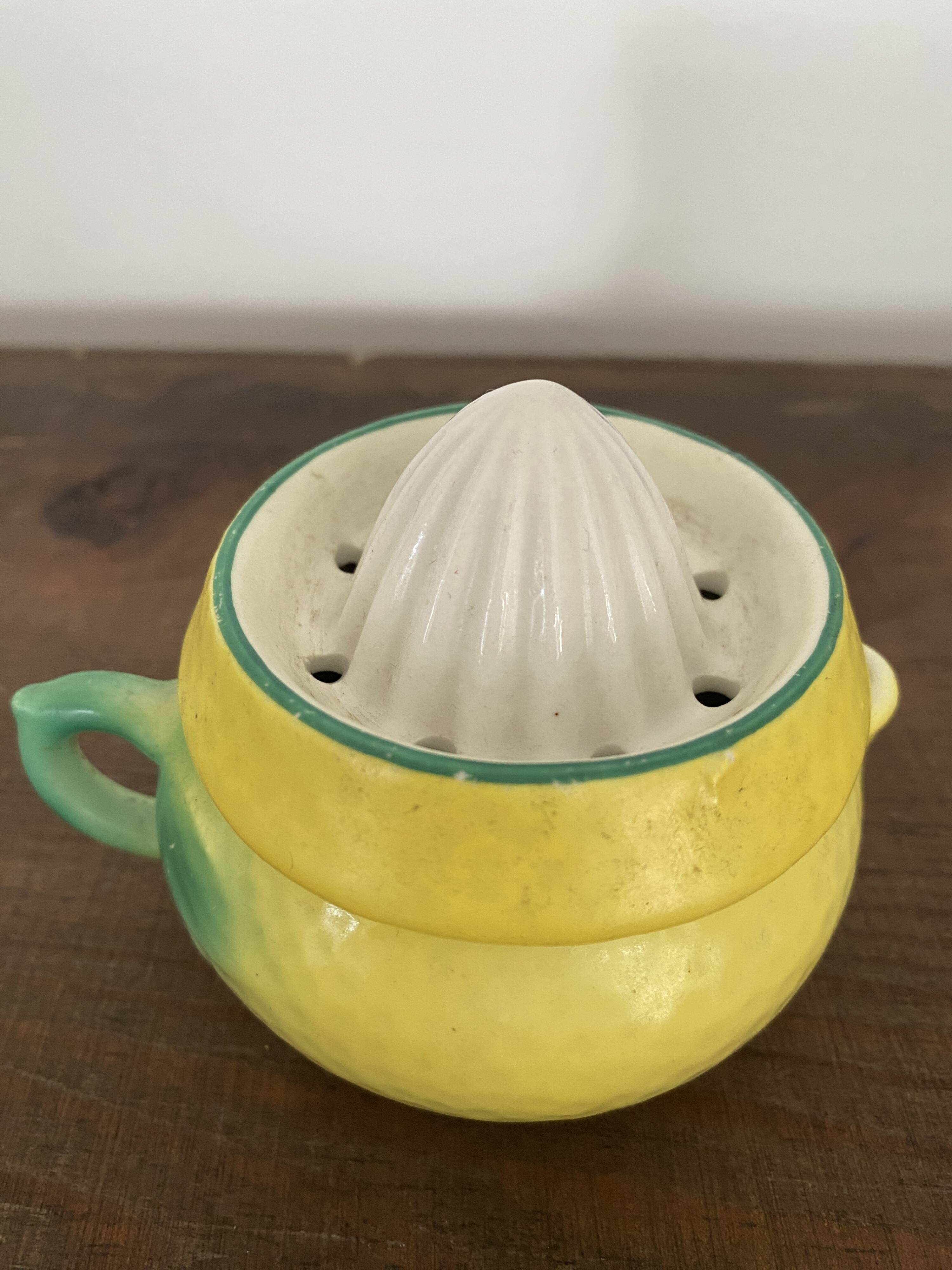Citrus press, lemon squeezer lemon shape vintage 20s