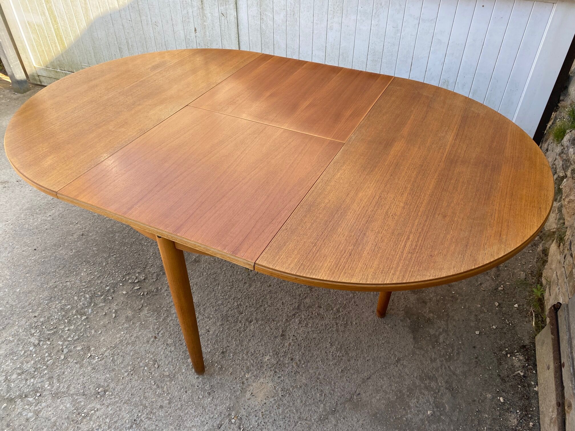 Table ronde extensible scandinave en teck dia 116cm longueur 176cm an60